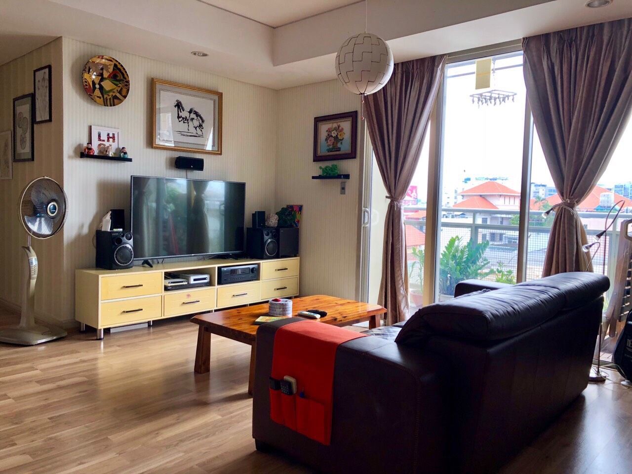 # 18 Million VND, 3-bedrooms Botanic Towers apartment for rent with nice furniture.